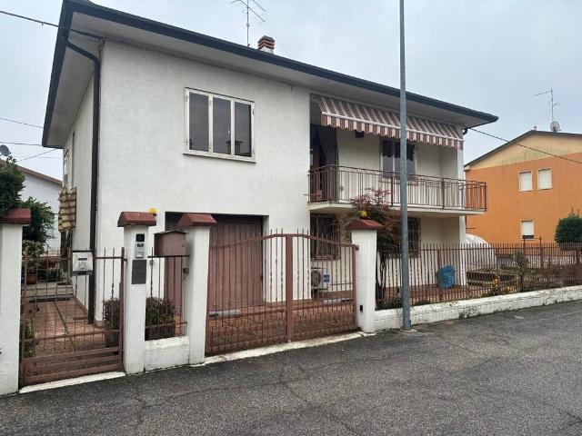 Villa Indipendente in vendita a San Giovanni Lupatoto, Veneto