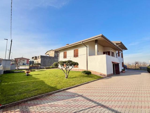 Villa Indipendente in vendita a San Giovanni Lupatoto, Veneto