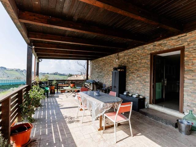 Villa Indipendente in vendita a San Giovanni Teatino, Abruzzo