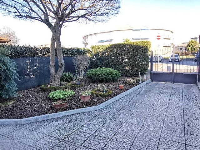 Villa Indipendente in vendita a San Giuliano Milanese, Lombardia