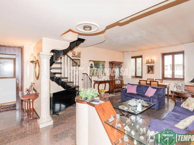 Villa Indipendente in vendita a San Giuliano Milanese, Lombardia