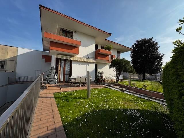 Villa Indipendente in vendita a San Giuliano Milanese, Lombardia