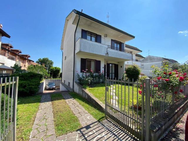 Villa Indipendente in vendita a San Giuliano Milanese, Lombardia