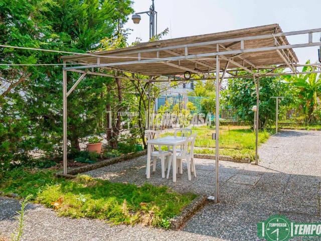 Villa Indipendente in vendita a San Giuliano Milanese, Lombardia