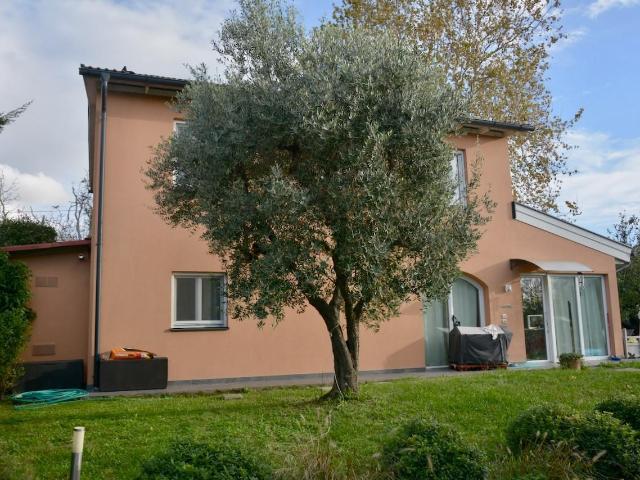 Villa Indipendente in vendita a San Giuliano Terme, Toscana
