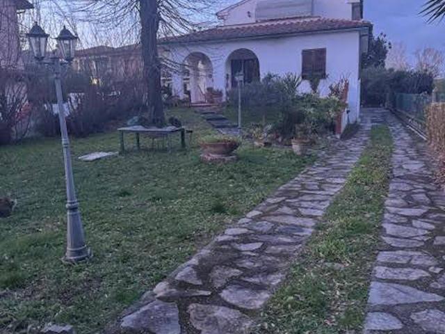 Villa Indipendente in vendita a San Giuliano Terme, Toscana