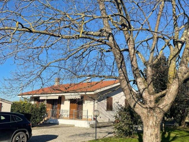 Villa Indipendente in vendita a Piaggia, San Giuliano Terme