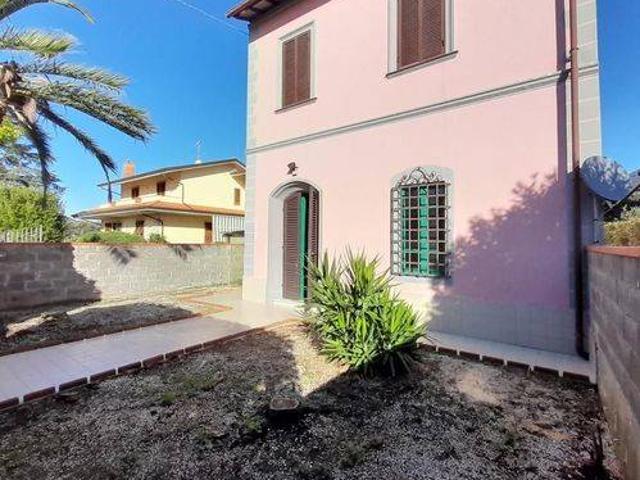 Villa Indipendente in vendita a San Giuliano Terme, Toscana