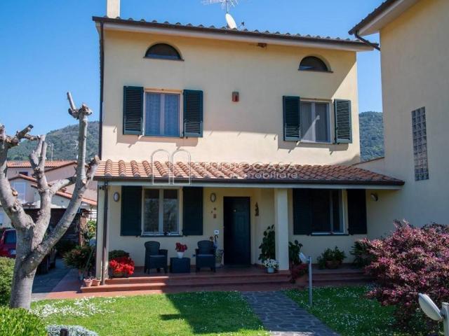 Villa Indipendente in vendita a Gello, San Giuliano Terme