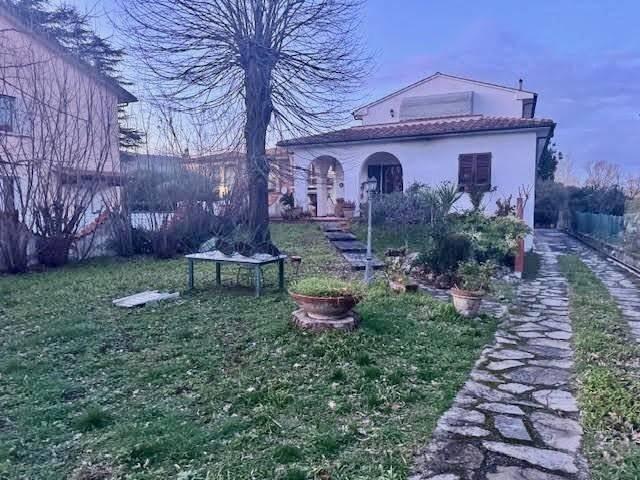 Villa Indipendente in vendita a San Giuliano Terme, Toscana