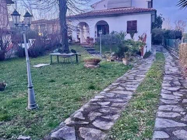 Villa Indipendente in vendita a Pontasserchio, San Giuliano Terme
