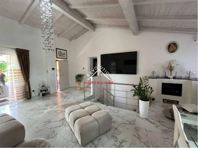 Villa Indipendente in vendita a Stazione, San Giustino