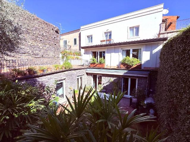 Villa Indipendente in vendita a San Gregorio di Catania, Catania