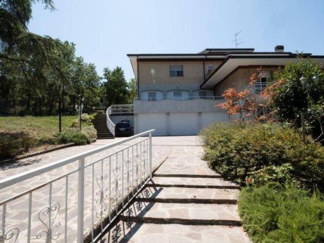 Villa Indipendente in vendita a Unione dei comuni Savena-Idice, Pianoro
