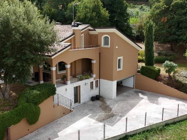 Villa Indipendente in vendita a Pietracuta, San Leo