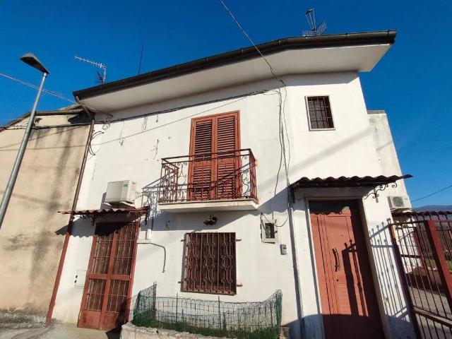 Villa Indipendente in vendita a San Lorenzello, Campania