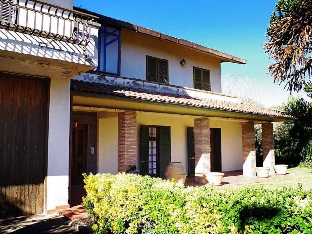 Villa Indipendente in vendita a San Lorenzo Nuovo, Lazio