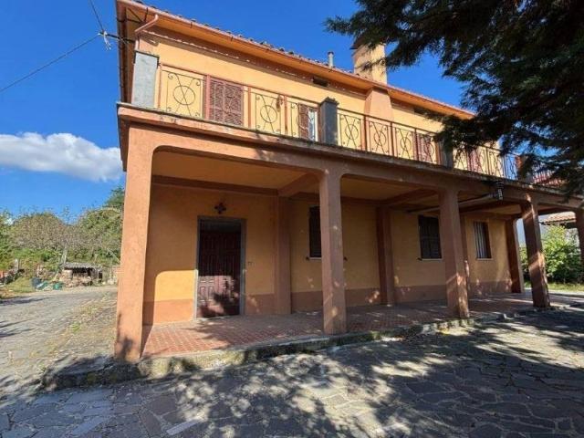 Villa Indipendente in vendita a San Lorenzo Nuovo, Lazio
