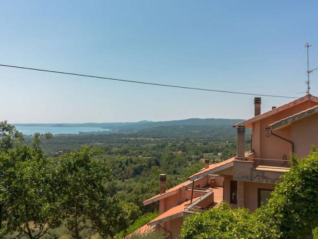 Villa Indipendente in vendita a San Lorenzo Nuovo, Lazio
