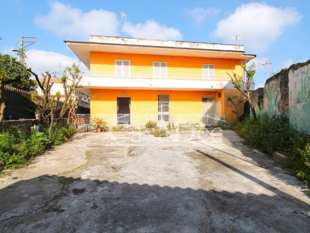 Villa Indipendente in vendita a San Marcellino, Campania