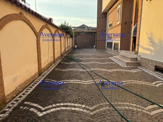 Villa Indipendente in vendita a San Marcellino, Campania