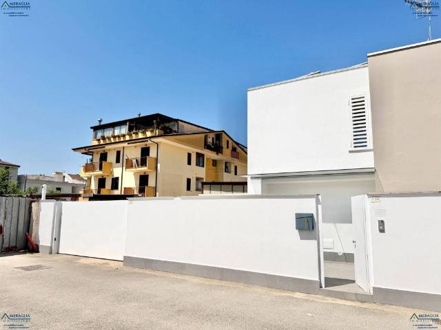 Villa Indipendente in vendita a San Marcellino, Campania