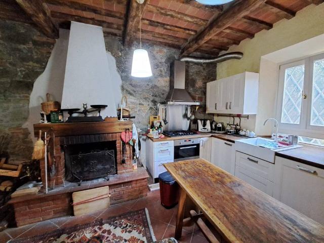 Villa Indipendente in vendita a Piteglio, Pistoia