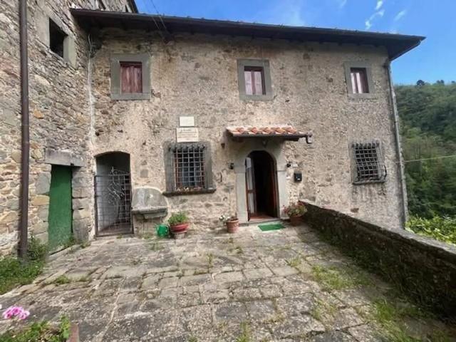 Villa Indipendente in vendita a Piteglio, Pistoia