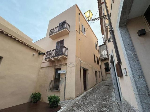 Villa Indipendente in vendita a Santa Marina, San Marco D'alunzio