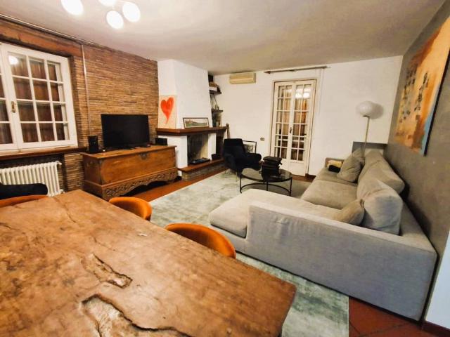 Villa Indipendente in vendita a Serravalle
