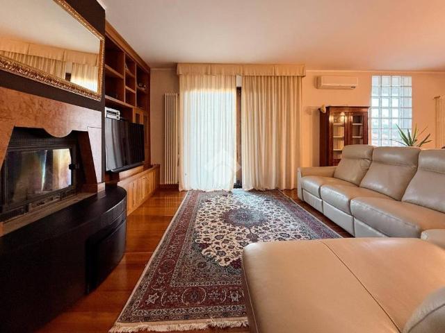 Villa Indipendente in vendita a Borgo Maggiore