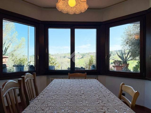 Villa Indipendente in vendita a Serravalle