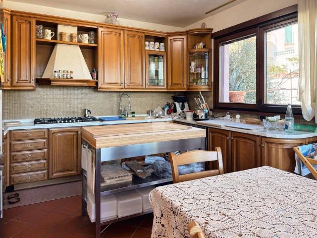 Villa Indipendente in vendita a Serravalle