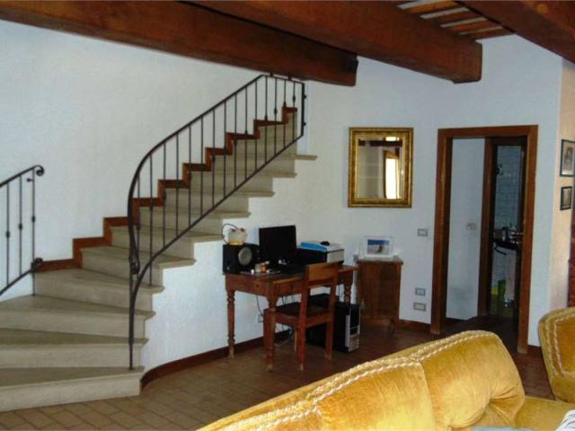 Villa Indipendente in vendita a Fiorentino