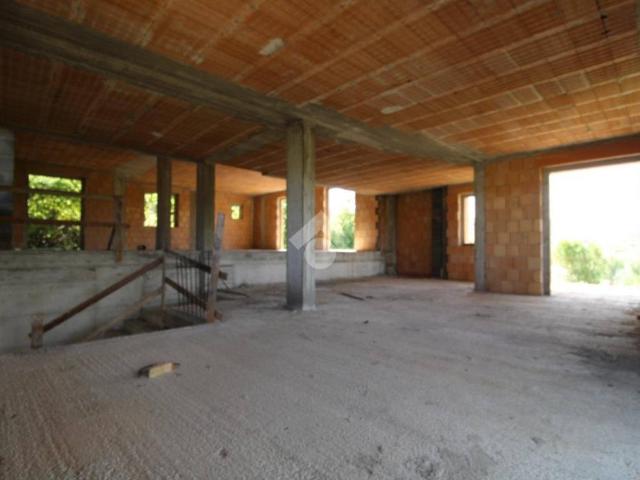 Villa Indipendente in vendita a Serravalle