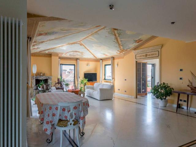 Villa Indipendente in vendita a Serravalle