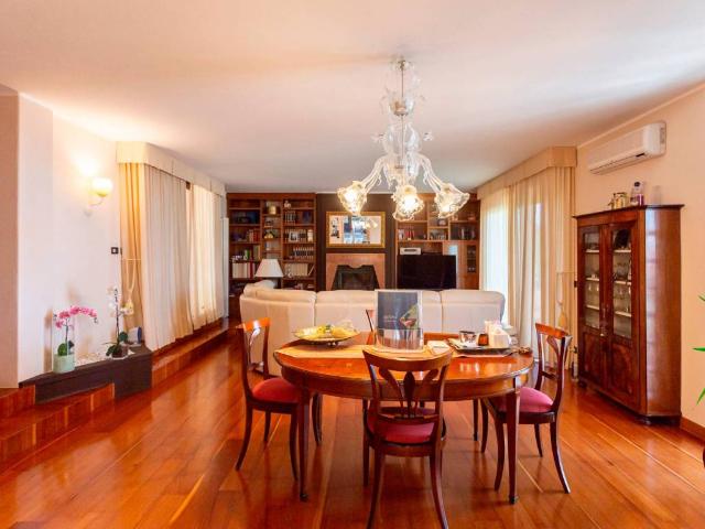 Villa Indipendente in vendita a Borgo Maggiore