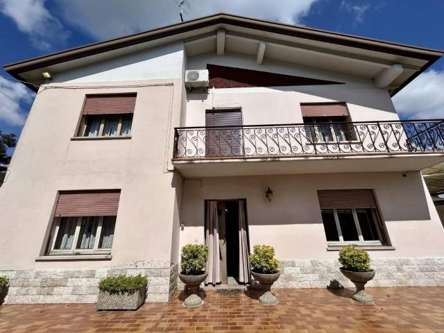 Villa Indipendente in vendita a Monastiero, San Martino Di Lupari