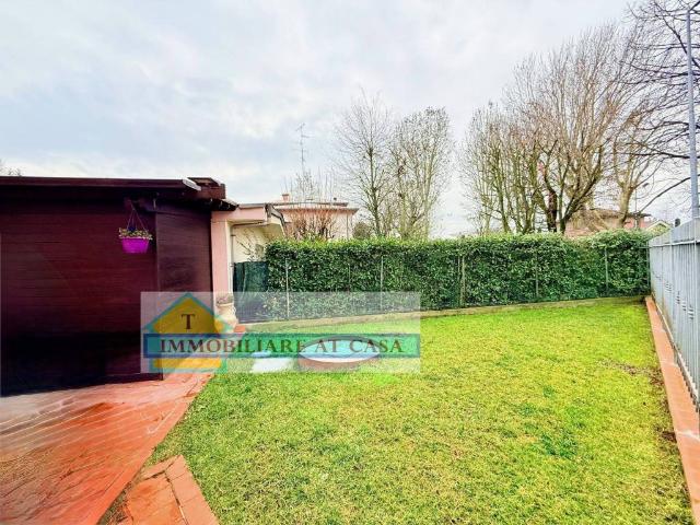 Villa Indipendente in vendita a Pianura Reggiana, Re