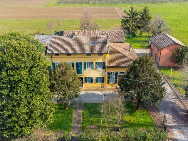 Villa Indipendente in vendita a Pianura Reggiana, Re