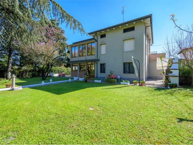 Villa Indipendente in vendita a Pianura Reggiana, Re