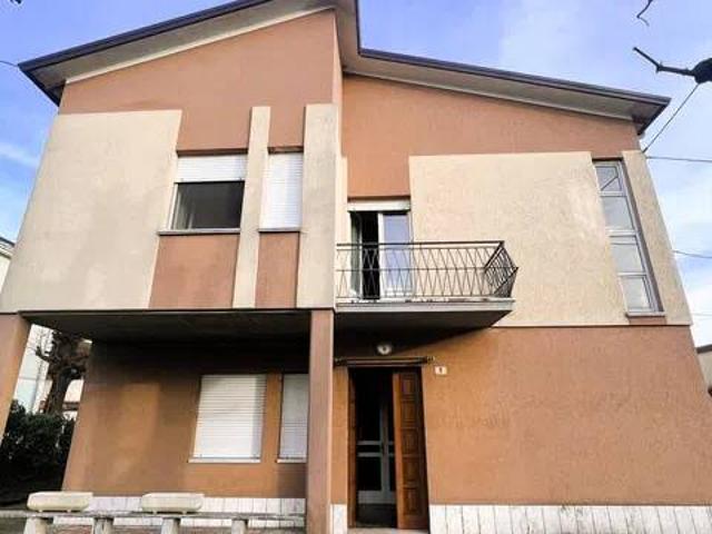 Villa Indipendente in vendita a Pianura Reggiana, Re