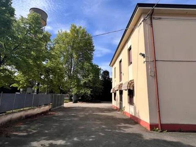 Villa Indipendente in vendita a Pianura Reggiana, Re