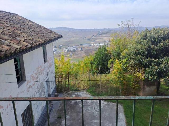 Villa Indipendente in vendita a Piemonte, Asti