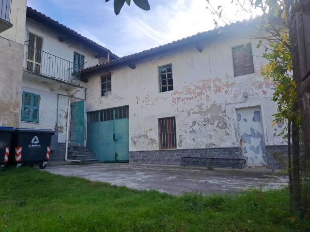 Villa Indipendente in vendita a Piemonte, Asti