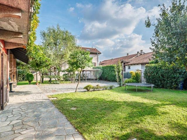 Villa Indipendente in vendita a Borgata Colombretto, Piemonte
