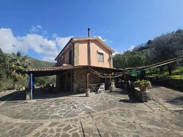 Villa Indipendente in vendita a San Mauro Cilento, Campania
