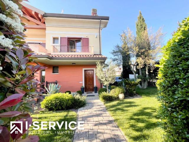 Villa Indipendente in vendita a San Mauro Pascoli, Reggio Emilia