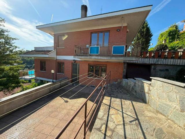 Villa Indipendente in vendita a Sambuy, Piemonte