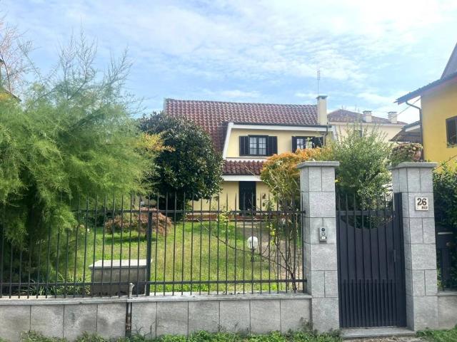 Villa Indipendente in vendita a Oltrepo, Piemonte